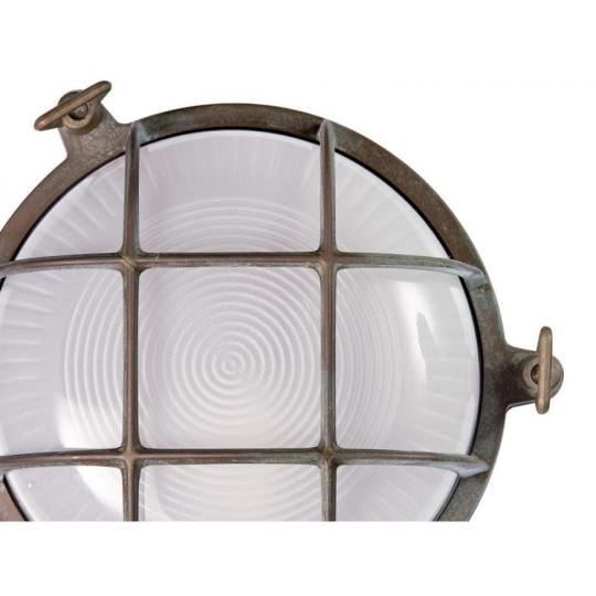mosadzna antikizovana stojaca lampa okruhla mosadz exterier pivnica garazove schody obyvacka stena dom lovecky dom vidiecky dom.jpg